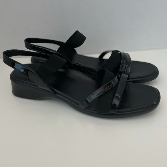 Munro American Bahama Black Low Wedge Strappy Sandals, Size 9 AAAA. - Picture 3 of 7